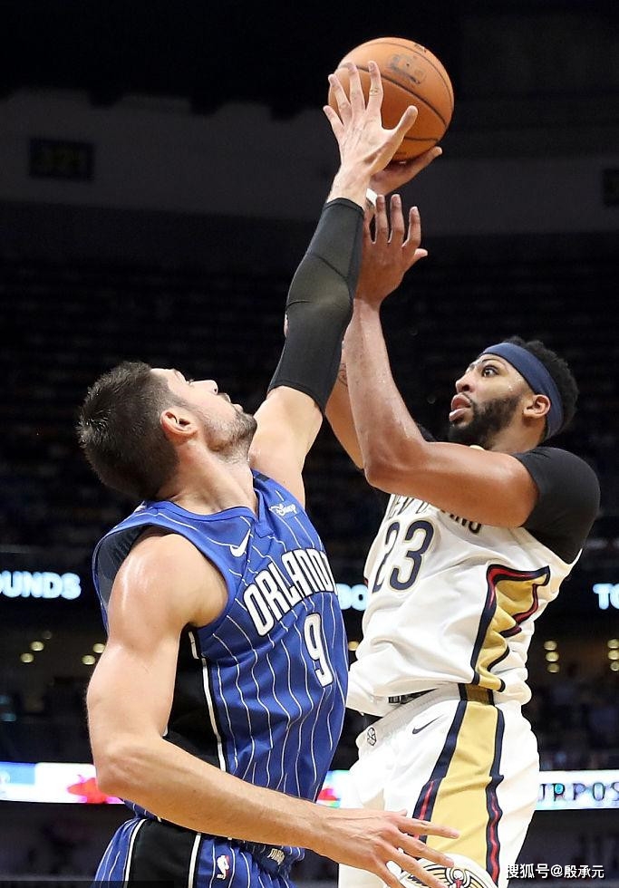 而是以库里 而是以库里